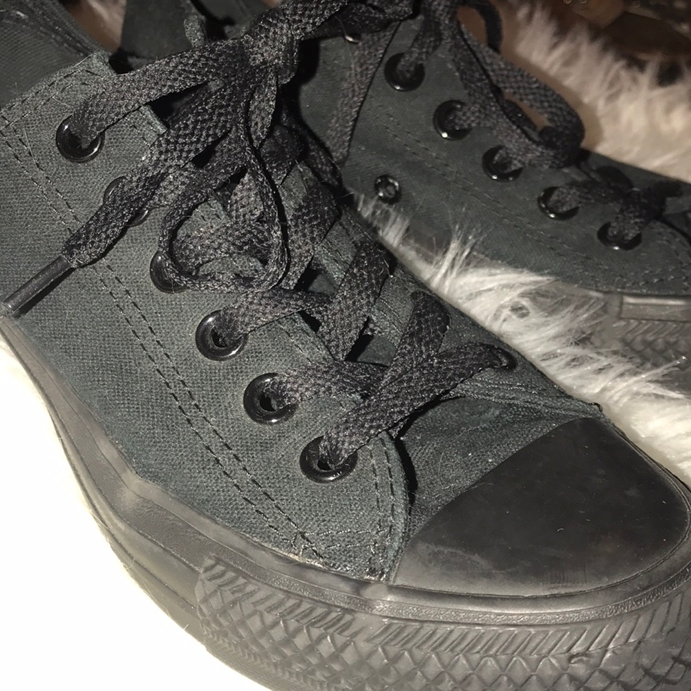 Black converse